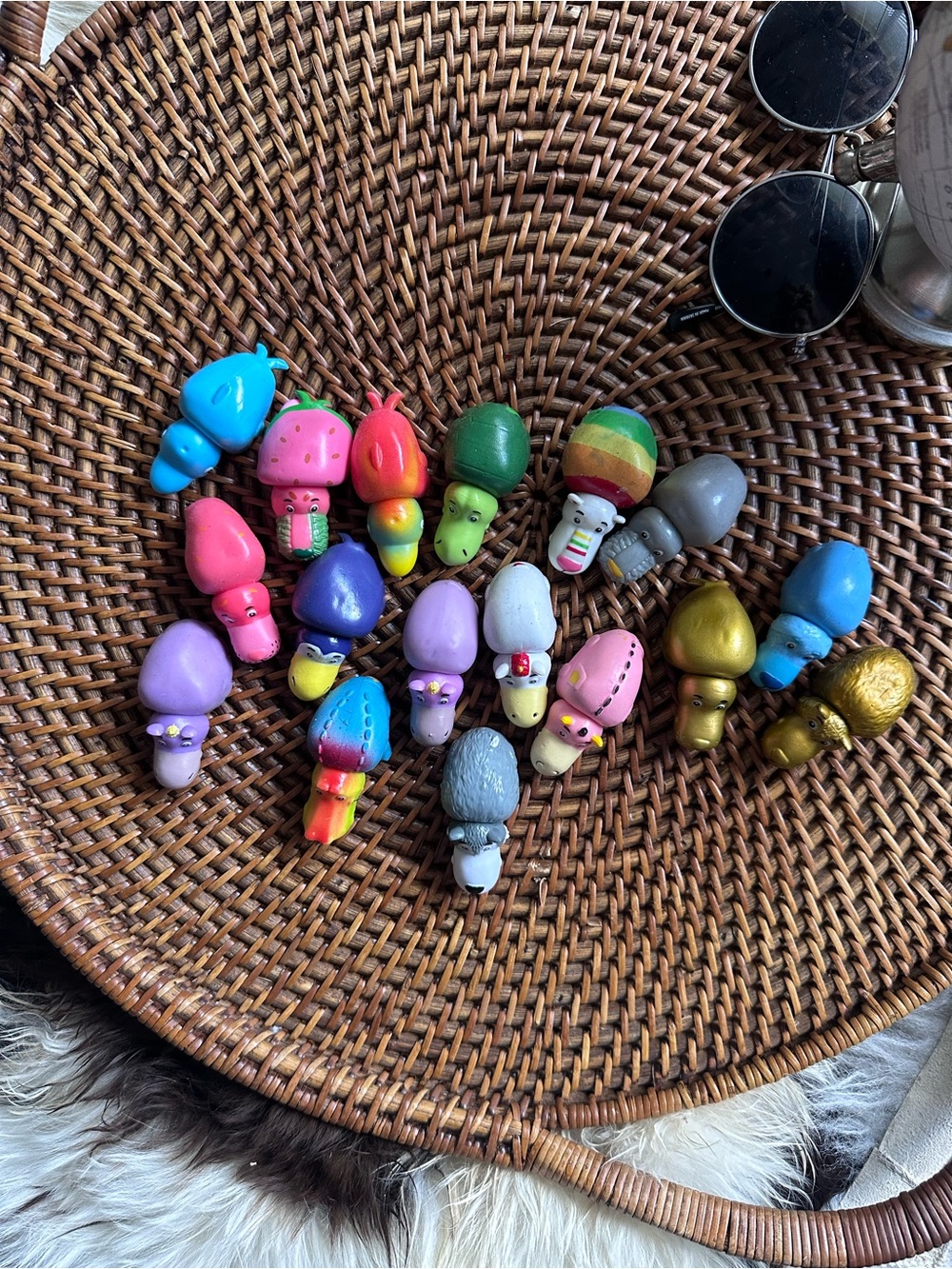 FlipaZoo Collectible Colorful Assorted Kids Toys 17 Piece Lot